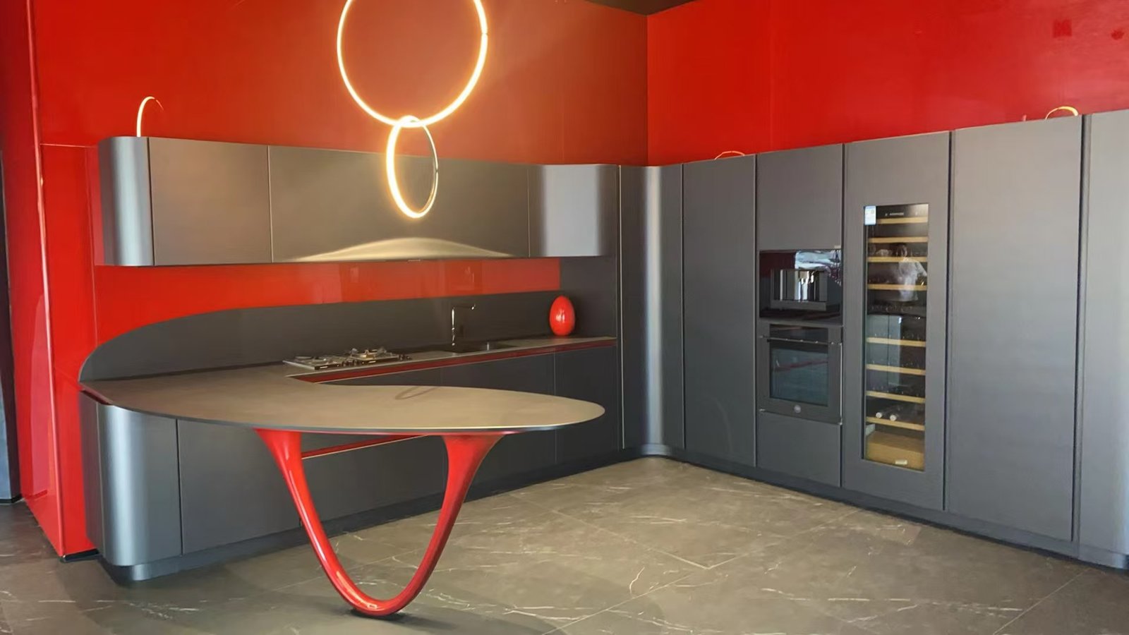 Curved custom kitchen cabinetry